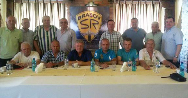 Announcement cave homework Brașovul fotbalistic s-a divizat.** Mulți jucători legendari ai FC Brașov  s-au poziționat fie la AS "SR", fie la ACS Steagu Roșu | Liga 2