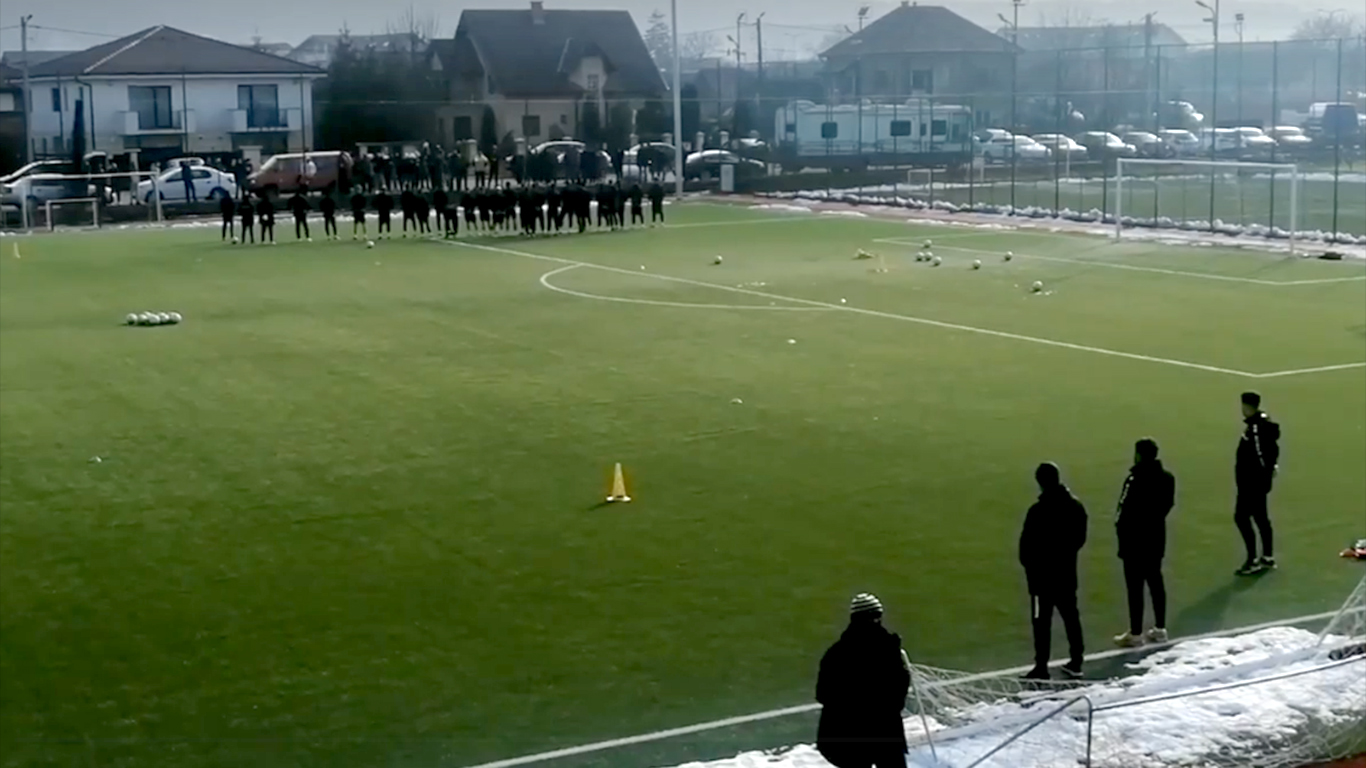 VIDEO  Incidente în tribune la CSM Slatina - Steaua. Jandarmii au