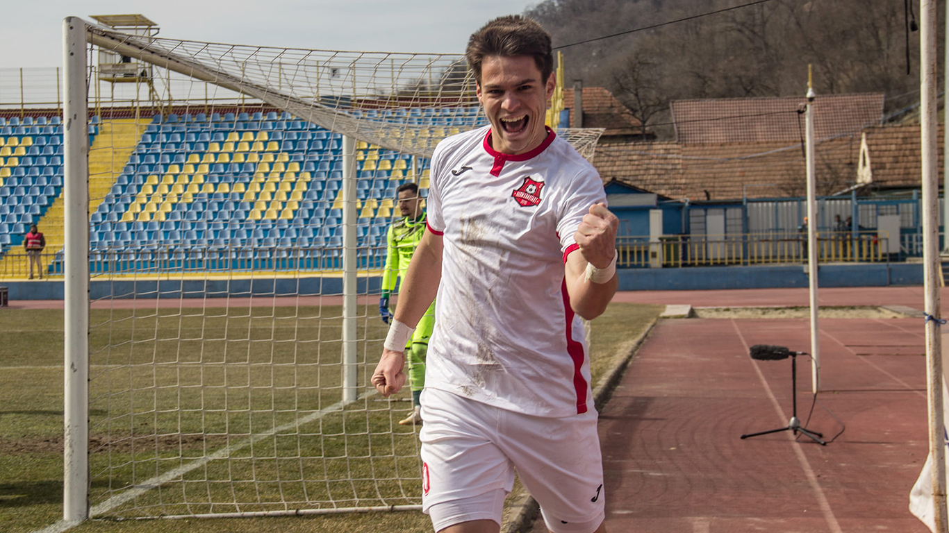 Daniel Paraschiv during Romania Superliga: A.F.C. HERMANNSTADT VS News  Photo - Getty Images