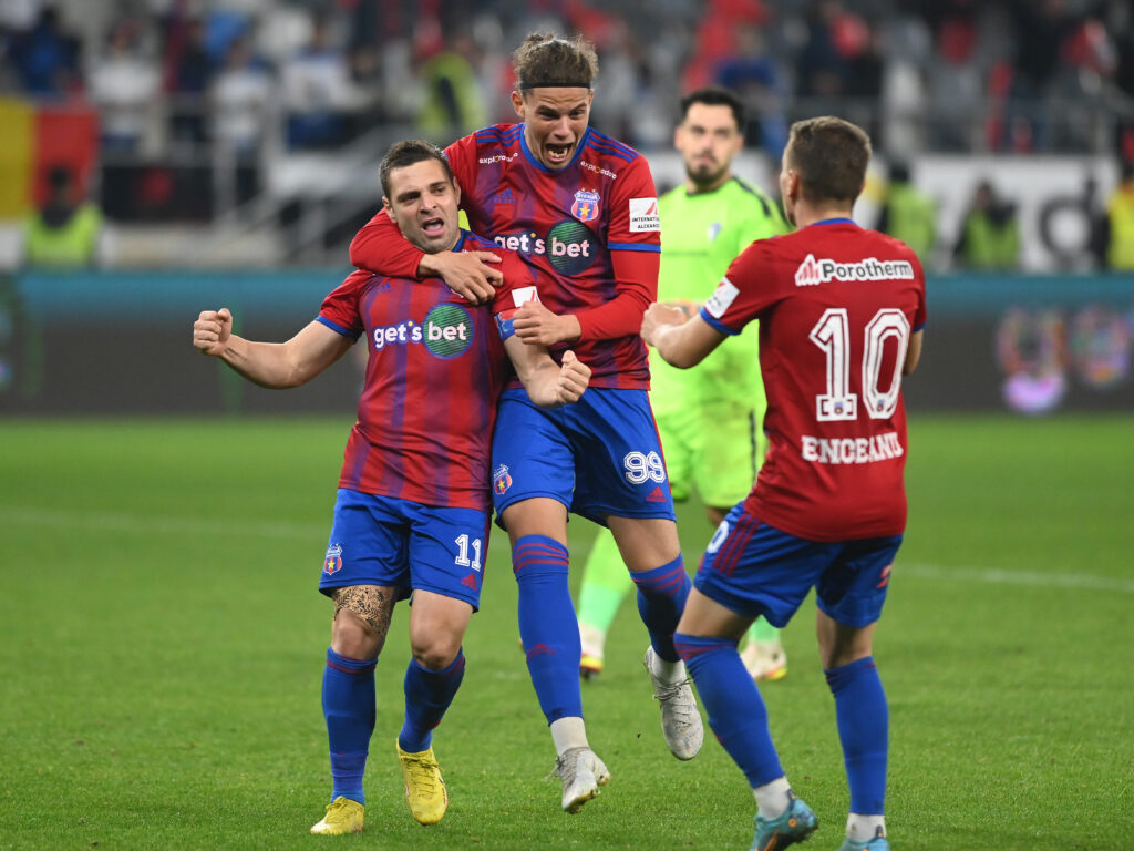 Steaua suferă primul eșec în Liga 2, la Dej. Unirea a profitat că  Bărbulescu și-a lăsat echipa în inferioritate și a întors rezultatul