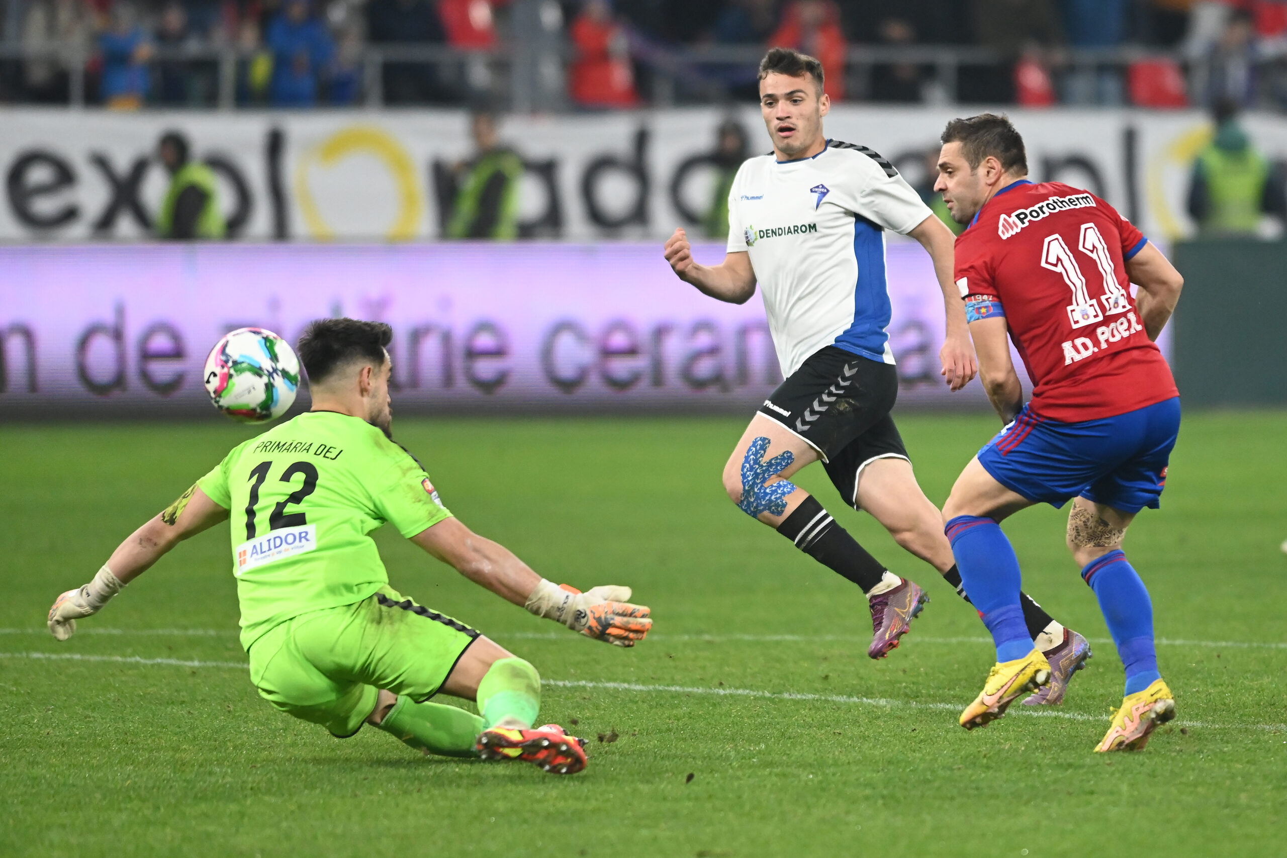 Sickness pasta slice La ambele goluri marcate de Steaua s-a discutat despre offside