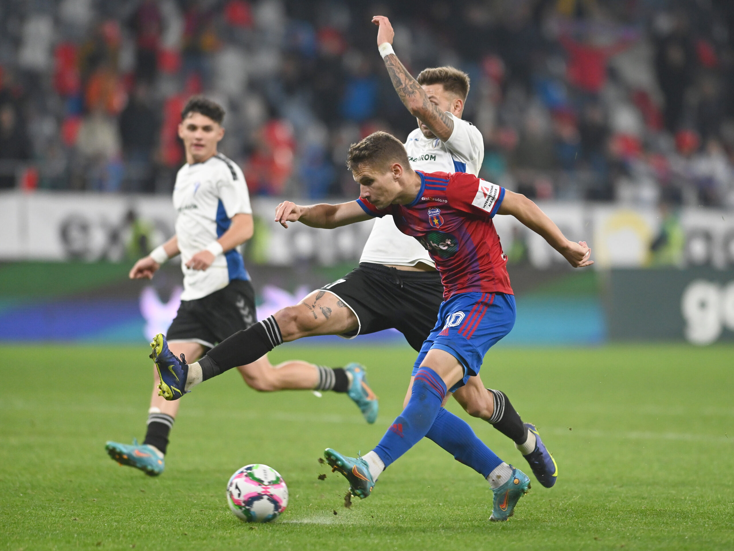 Steaua suferă primul eșec în Liga 2, la Dej. Unirea a profitat că  Bărbulescu și-a lăsat echipa în inferioritate și a întors rezultatul