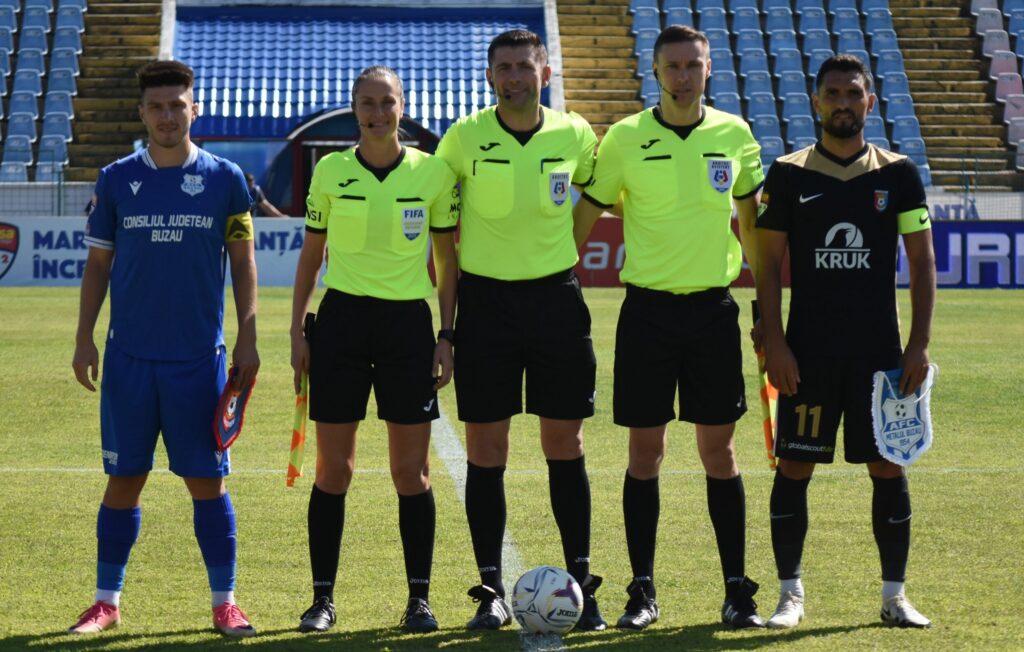 Tunurile pe arbitraj! Metalul Buzău acuză un penalty neacordat și o eliminare încasată pe nedrept în partida cu Chindia. Valentin Stan: ”Domnul Robu e plin de exces de zel”