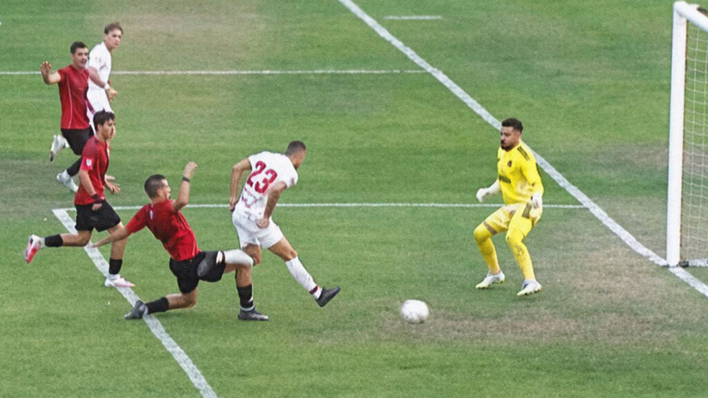FC Bacău câștigă la Reșița după un meci cu mari ratări și urcă pe loc de play-off. Costel Enache: ”A fost o luptă totală”